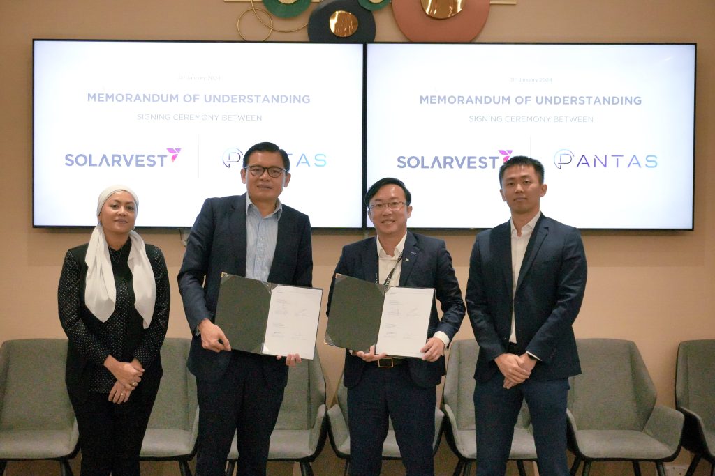 Solarvest and Pantas at the MoU signing ceremony.